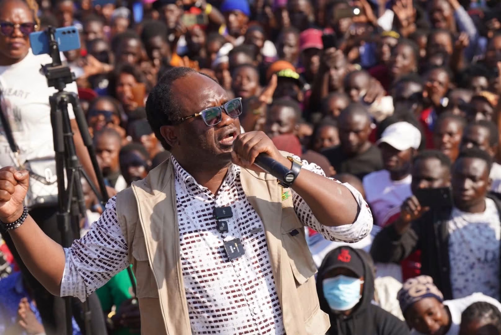 There will be no more databases , The Civil Service Belongs to Everyone - Mundubile